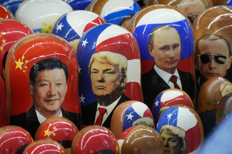 ロシアのプーチン大統領が描かれたマトリョーシカ｜木工、竹工芸