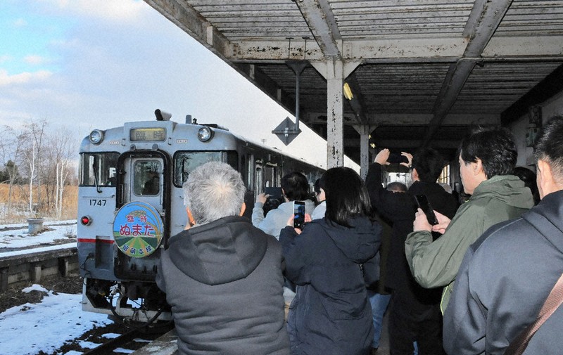 廃線控えたJR留萌線・石狩沼田 駅名改称100周年祝う 普段見られない