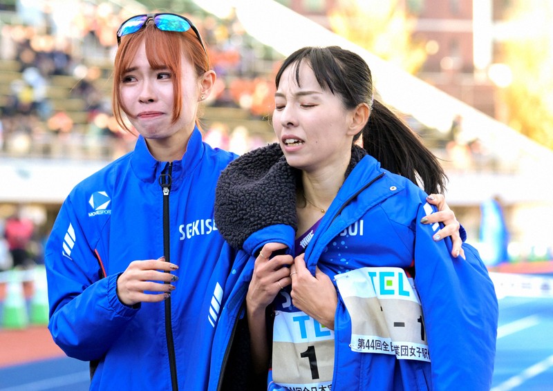 積水化学との競り合い制し 日本郵政グループV クイーンズ駅伝 | 毎日新聞