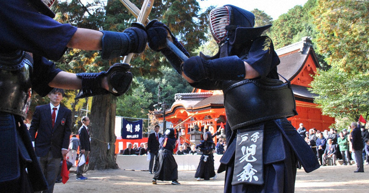 奉納剣道大会で児童ら真剣勝負 福山・吉備津神社 ／広島 | 毎日新聞