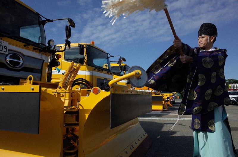 冬場の高速道路守れ 作業車両の出陣式 八代 ／熊本 | 毎日新聞