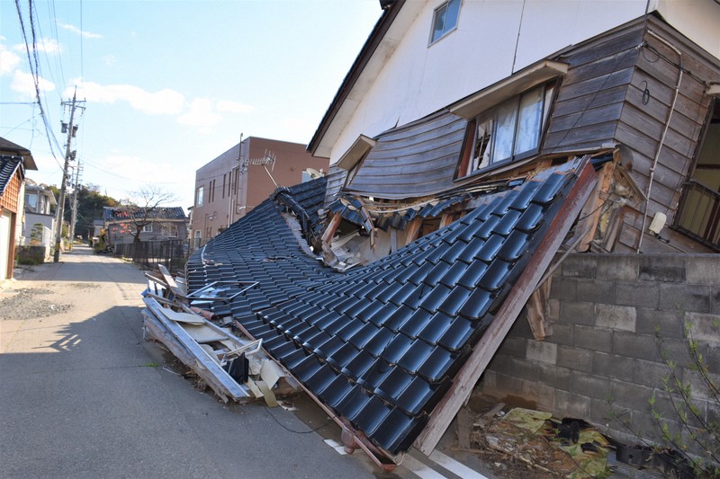 今も残る地震の倒壊家屋 公費解体の進展で見えた市町の工夫の差 | 毎日新聞