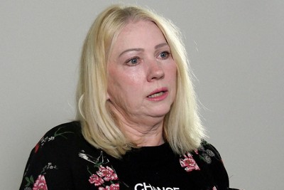 インタビューに応じ「私と同じような苦しみを、誰にも味わってほしくない」と語るキャサリン・フィッシャーさん＝東京都千代田区で2024年10月23日、加藤隆寛撮影の動画から