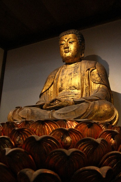 東大寺の仏像「双子」判明 指図堂「釈迦如来坐像」 人知れず保管「毘盧