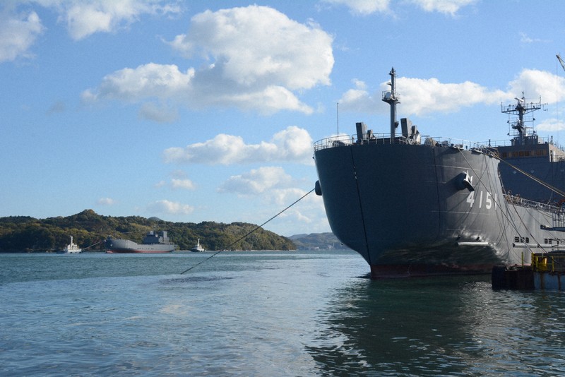 自衛隊が南西諸島への輸送力を強化 広島で新型艦の進水式 [写真