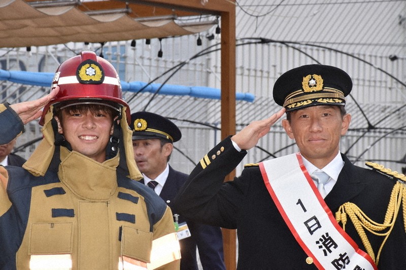 浦和レッズ支給品　2017 渡辺凌磨 宇賀神友弥着用 貴重品 ACL サッカー J1 レッズ 宇賀神友弥引退 仲間信じた「浦和の漢」 闘志