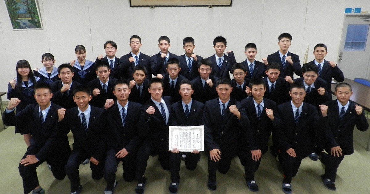 センバツ21世紀枠県推薦校 水口を表彰 主将「日々全力で練習」 ／滋賀