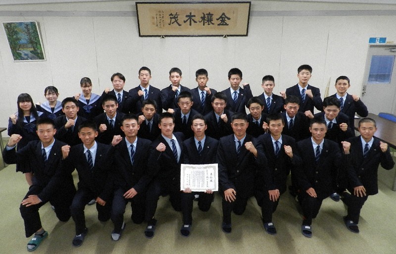 センバツ21世紀枠県推薦校 水口を表彰 主将「日々全力で練習」 ／滋賀