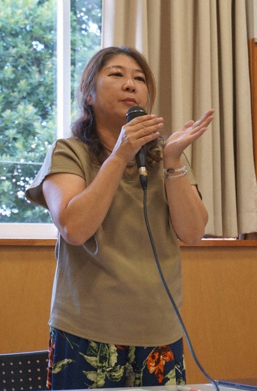 個性大切にする子育てを 共生社会へ 大人が勉強会 講師の堀川さん 聴衆