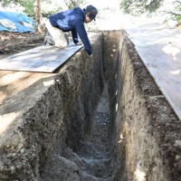 写真】世界遺産の大山古墳で発掘現場公開 [写真特集1/8] | 毎日新聞