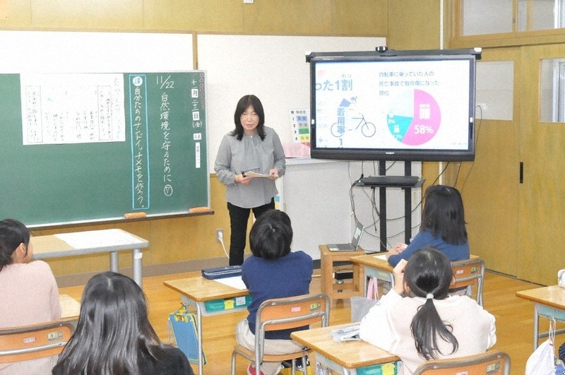 NIE：教育に新聞を 「思考の持久力を養う」 佐渡・小木小で研究発表