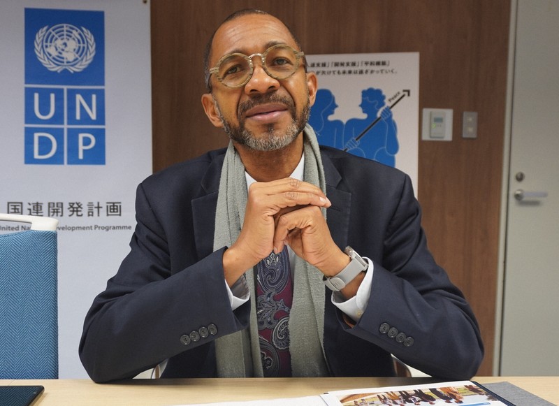 アフガン、暫定政権の女性締め付け強まる 公共の場で「大声禁止