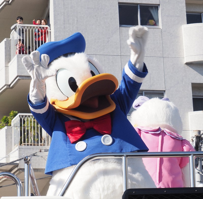 徳島市でディズニーパレード ミッキーら登場、会場沸く [写真特集1/5