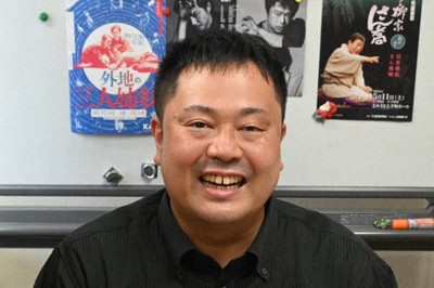 加島正浩さん＝富山市の富山高専で、青山郁子撮影