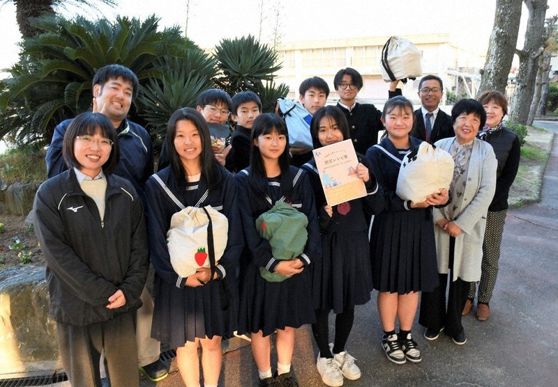 ぼうさい甲子園・大賞 泉南市立西信達中 「ゼミ」で多彩な学び ／大阪