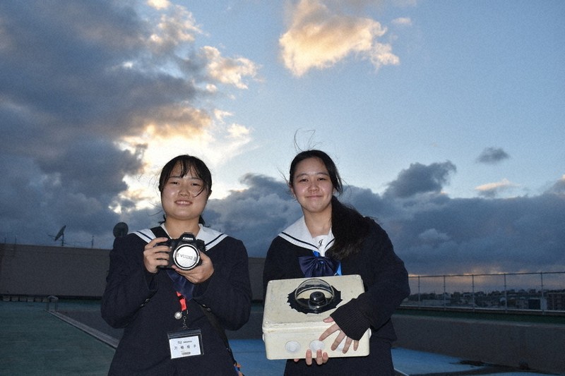 積雲＋放射状雲＝○時間後に雨 40万枚の写真分析し天気予測、総文祭で