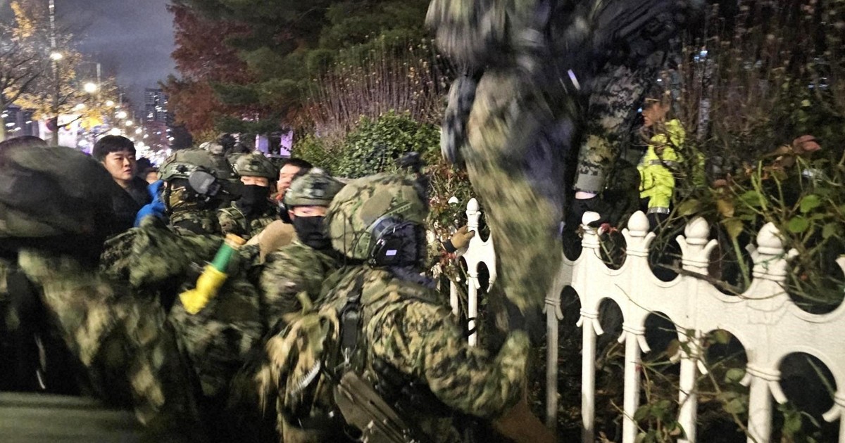 作戦中に大統領から電話」 国会突入の司令官が証言 韓国戒厳令 | 毎日新聞