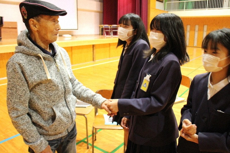 戦争は絶対にダメ」 大阪の被爆者・友田さんが講演 津山 ／岡山 | 毎日新聞