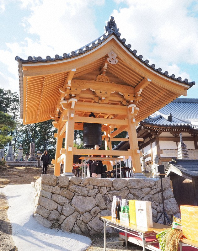 鐘の音荘厳、里に復活 高野山真言宗「やまぞえ不動院」 80年ぶり設置