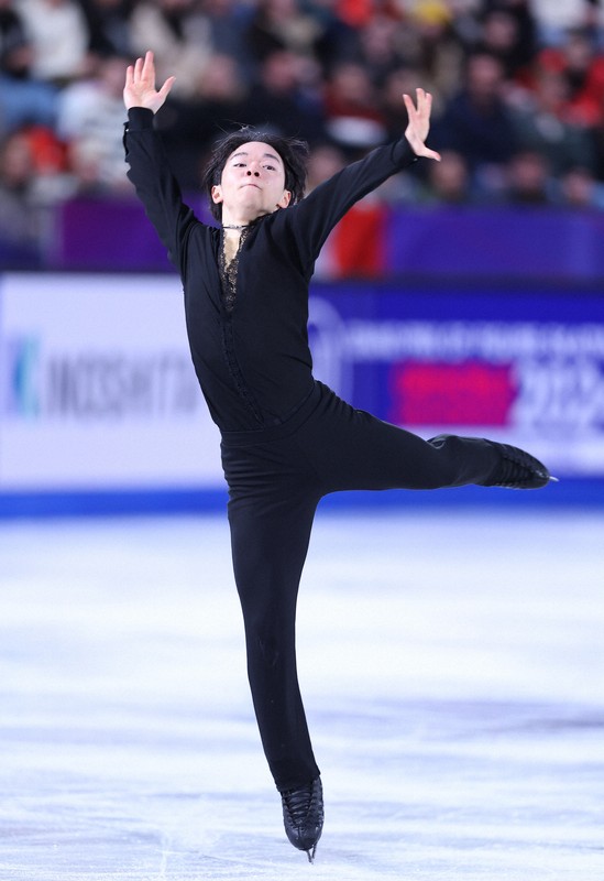 フィギュアGPファイナル男子フリー 鍵山優真2位、佐藤駿3位 | 毎日新聞