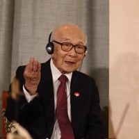 記者会見で核廃絶を訴える日本被団協の田中熙巳代表委員＝オスロで2024年12月9日午後1時36分、安徳祐撮影