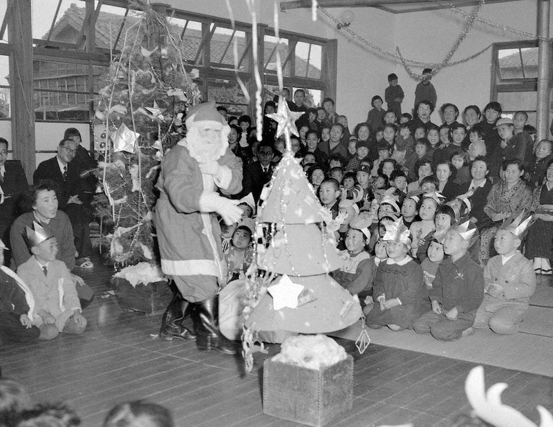 蔵出しPhotoアーカイブ：あの日の紙面 クリスマス 聖夜の輝き