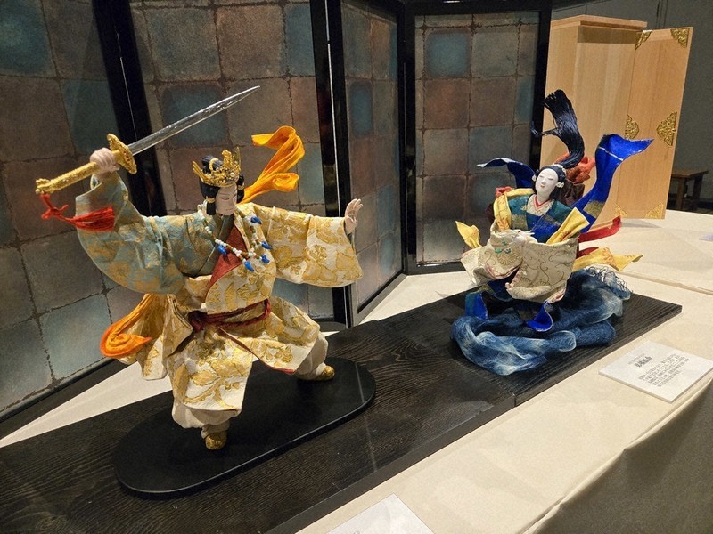 【中古】 日本神話の世界 和紙人形/サラ企画/阿部夫美子 和紙で創世、神話の世界 伊勢神宮のお膝元で人形作家・阿部