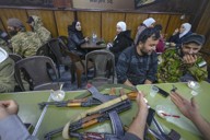 アサド政権の治安部隊を解体へ シリア反体制派が方針表明 | 毎日新聞