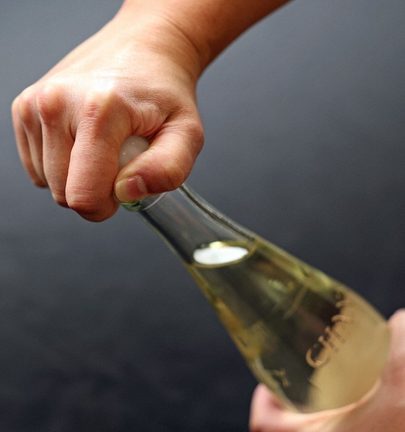 なぜクリスマスにシャンメリー? 「ポン」で始まる幸せのプレゼント