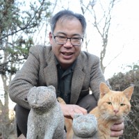 写真 ニャンでそこに猫像が？ 全国に約300体 神社や民家軒先にも [写真