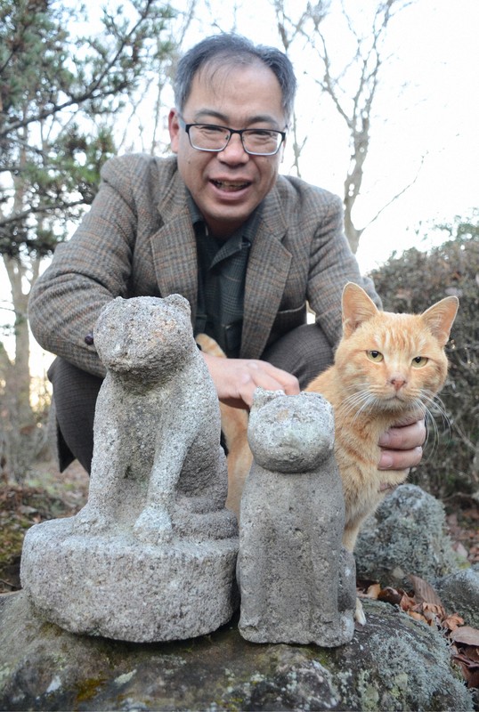 千万両猫 石像 千万両猫 石像