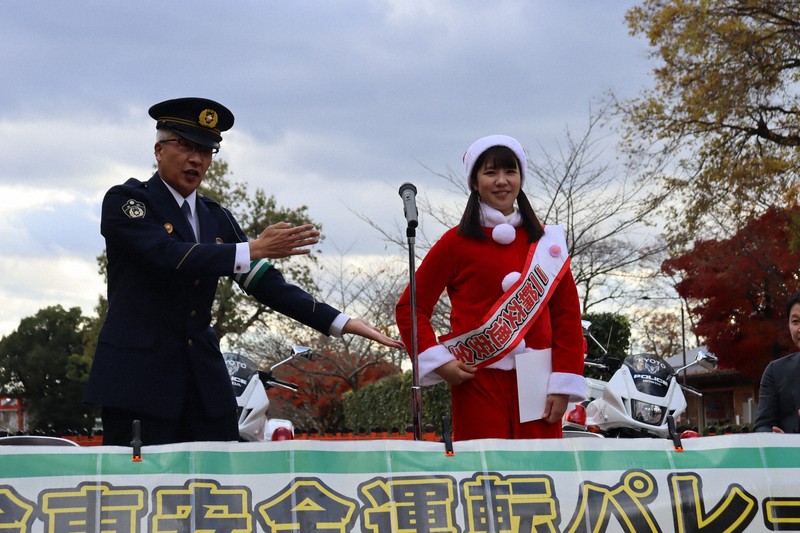 サンタ100人がバイクでパレード 交通安全誓う 京都 [写真特集1/6