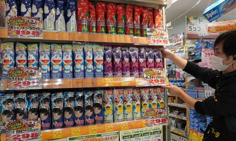 駄菓子の国：トンボ飲料（富山市） 「シャンメリー」世界一 楽しい時