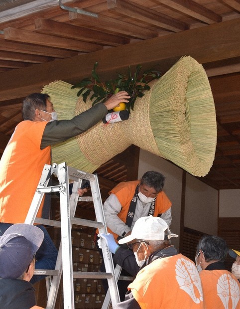 2024歳末点描：新年へ「鼓の胴の松飾り」 佐賀城本丸歴史館 ／佐賀