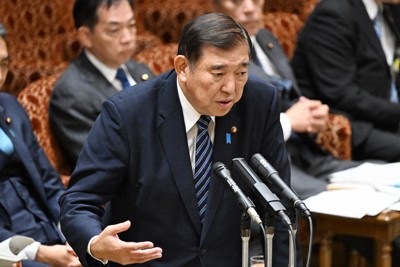 参院予算委員会で質問に答える石破茂首相＝国会内で2024年12月17日午前9時26分、平田明浩撮影