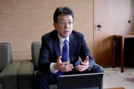 インタビューに答える熊本市の大西一史市長＝熊本市中央区の市役所で2024年12月16日、中村敦茂撮影