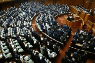 使途公開不要な政策活動費を全面廃止する野党7党提出の政治資金規正法再改正案を賛成多数で可決した衆院本会議＝国会内で2024年12月17日午後6時18分、平田明浩撮影
