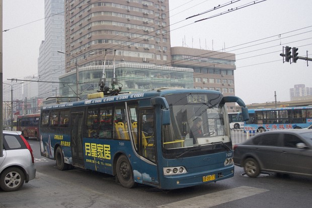 日本最後のトロリーバス廃止 立山黒部で生き残っていた理由 | なるほど