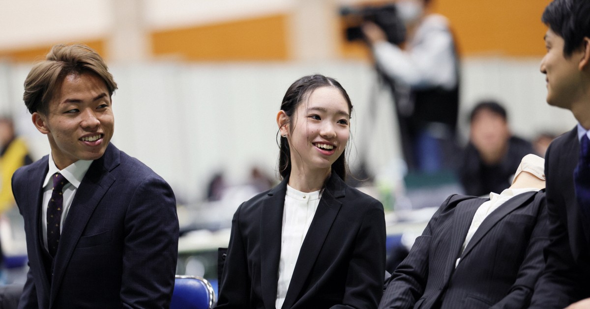 フィギュアスケート全日本選手権 開会式 [写真特集18/16] | 毎日新聞