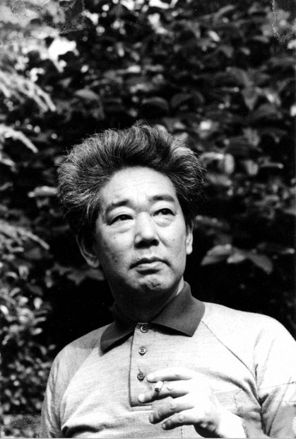 同調圧力にも屈せず 現代に通じる大西巨人「神聖喜劇」の精神 | 毎日新聞