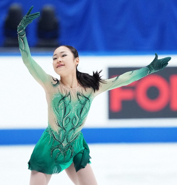 気持ちは1年目の方が楽」も 島田麻央がSPで堂々の滑り 全日本 | 毎日新聞