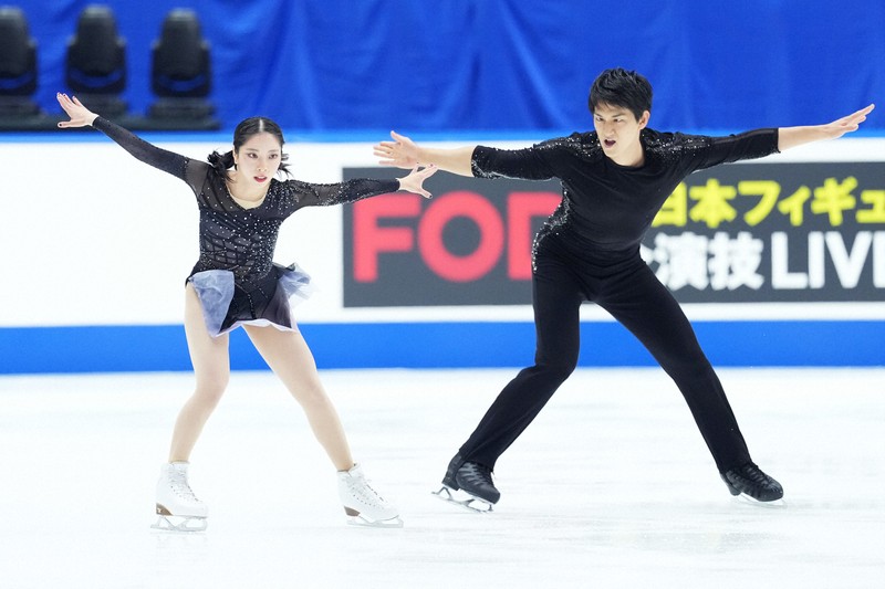 ペアSP、りくりゅうが首位発進 ゆなすみ2位 全日本フィギュア