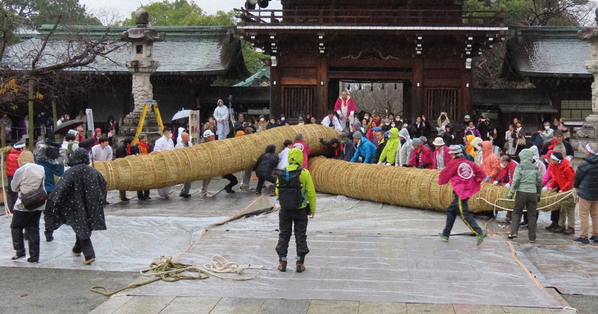 2024歳末点描：大しめ縄掛け替え 宮地嶽神社 ／福岡 | 毎日新聞