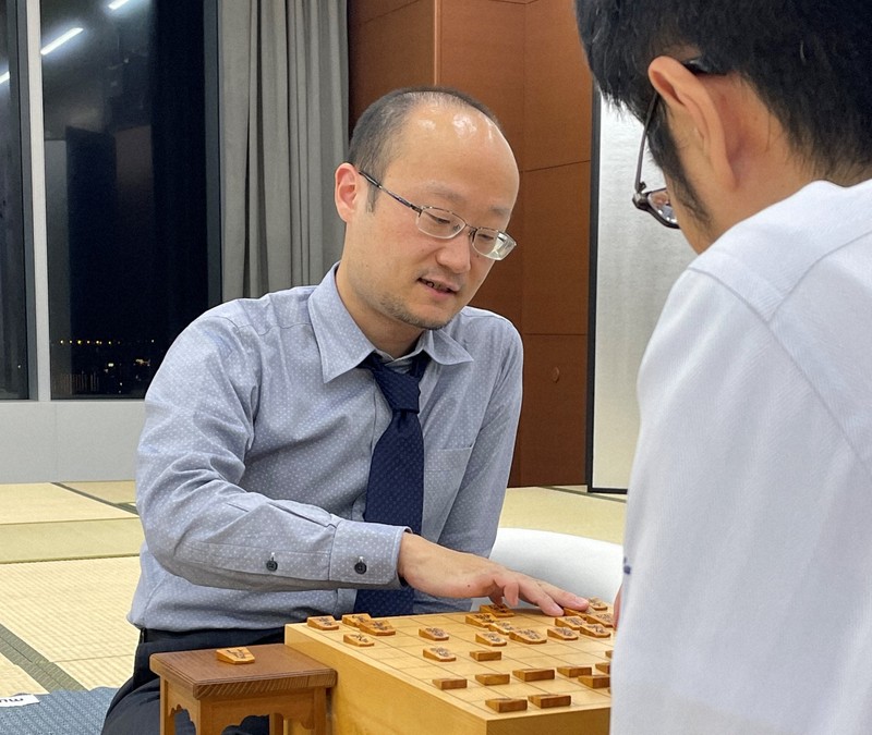 稲葉八段の新工夫 光った渡辺九段の小技 A級順位戦観戦記 | 毎日新聞 稲葉八段の新工夫 光った渡辺九段の小技 A級順位戦観戦記 | 毎日新聞