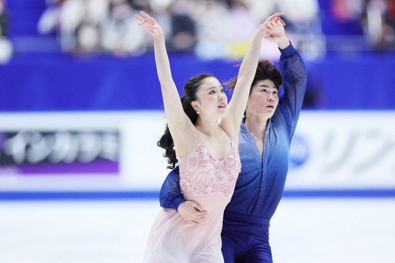 世界選手権代表 ペアはりくりゅう、ゆなすみ アイスダンスうたまさ