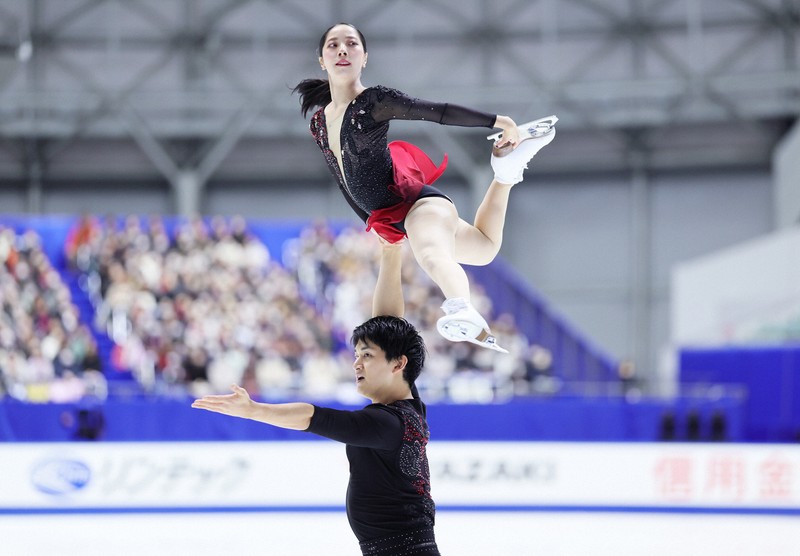 リンクサイド：5年ぶり優勝のりくりゅう 三浦「私には彼しかいない