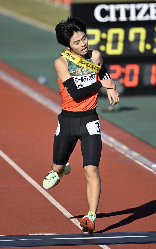 全国高校駅伝 男子全チームのフィニッシュ [写真特集1/56] | 毎日新聞