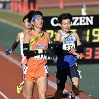 全国高校駅伝 男子全チームのフィニッシュ [写真特集1/56] | 毎日新聞