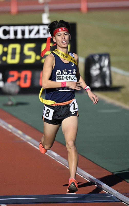 全国高校駅伝 男子全チームのフィニッシュ [写真特集1/56] | 毎日新聞