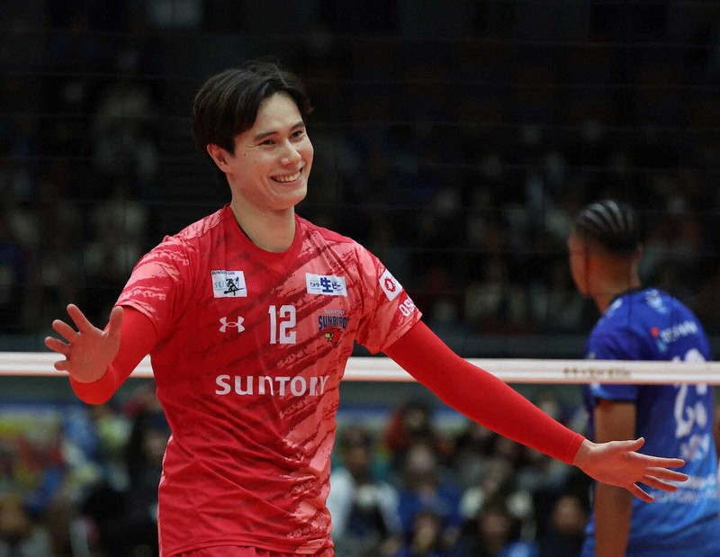 サントリー　ユニキー　髙橋藍 髙橋藍 選手& #高橋塁 選手& #藤中颯志 選手、仲良し3人組が